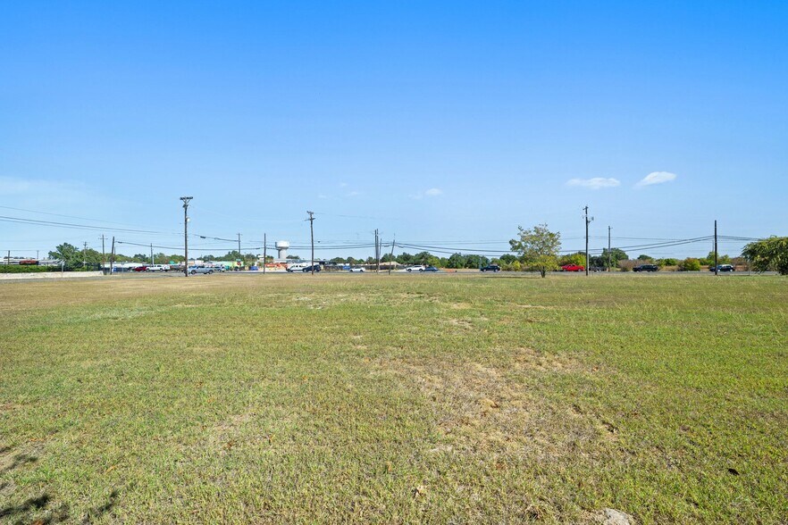 More Photos Of 1705-1709 N Bell Blvd, Cedar Park Land For Sale