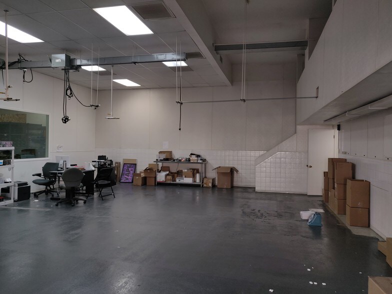 More Photos Of 2401 S 24th St, Phoenix Research And Development For Sale