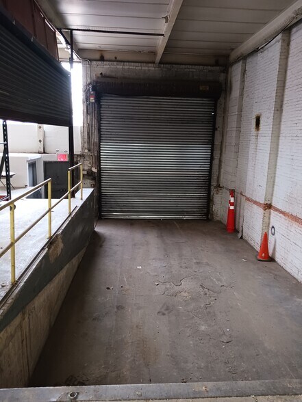 More Photos Of 2813 14th St, Long Island City Warehouse For Lease