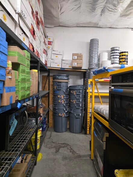 More Photos Of 3867 S Valley View Blvd, Las Vegas Warehouse For Lease