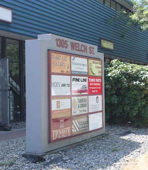 More Photos Of 1305 Welch St, North Vancouver District Service For Sale