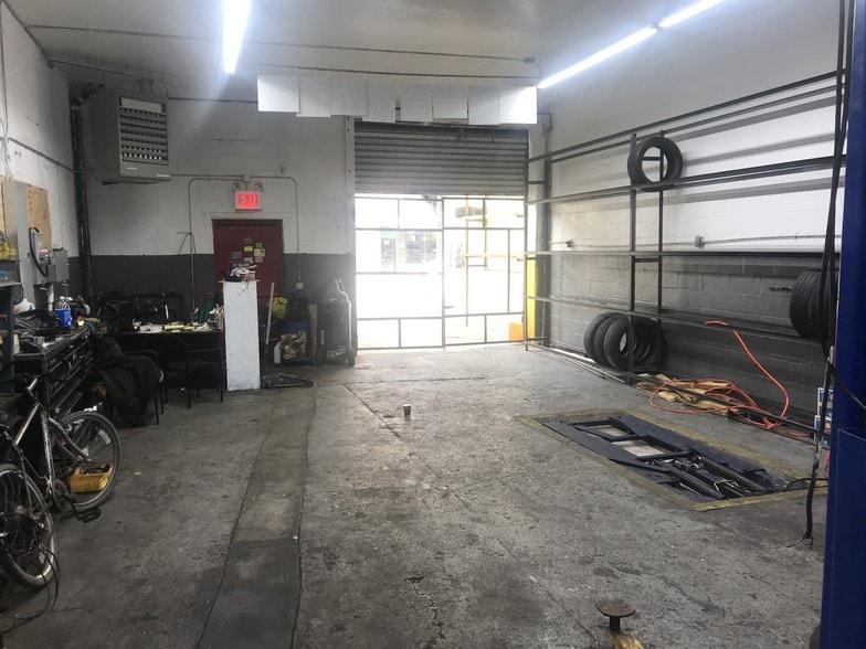 More Photos Of 3398 Third Ave, Bronx Auto Repair For Lease
