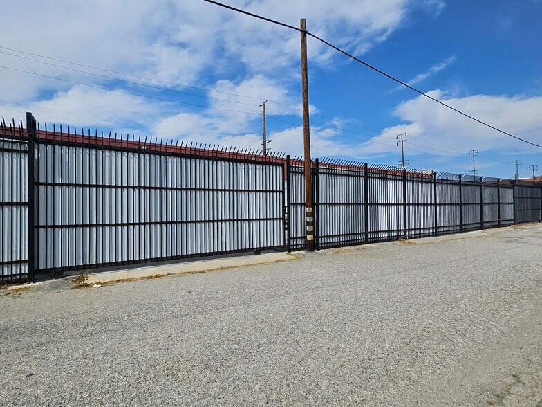 More Photos Of 13700 Crenshaw Blvd, Gardena Warehouse For Sale