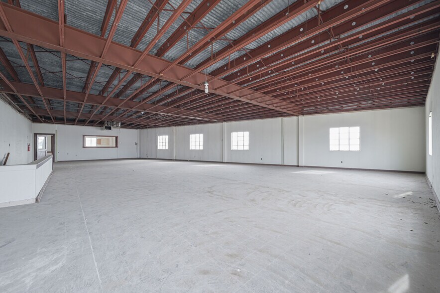 More Photos Of 1701 NW 5th St, Oklahoma City Warehouse For Sale