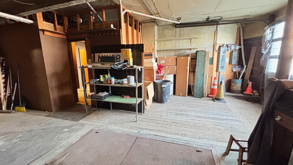 More Photos Of 801 Columbia St, Hudson Storefront Retail Residential For Sale