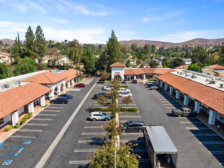 More Photos Of 30313-30317 Canwood St, Agoura Hills Unknown For Lease