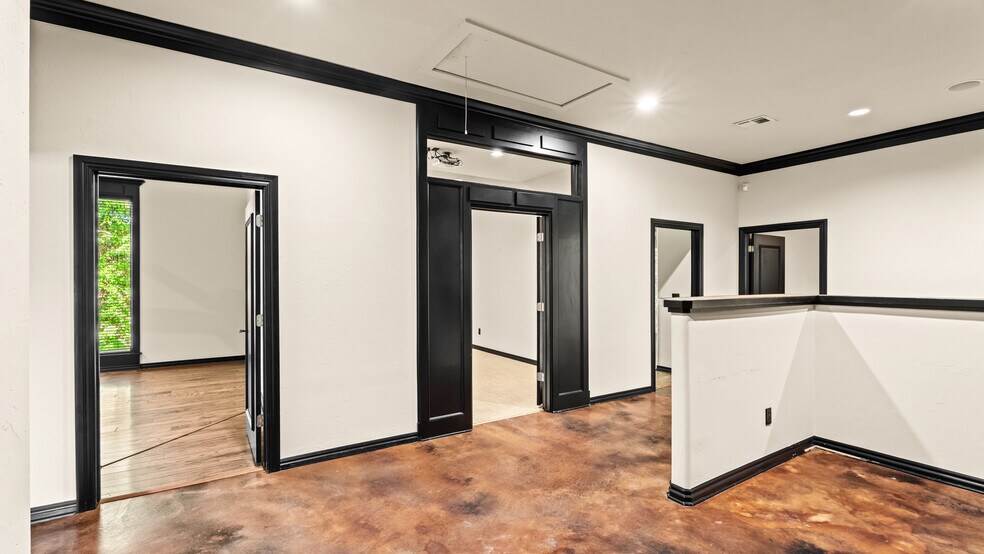 More Photos Of 14000 N Western Ave, Edmond Office For Sale