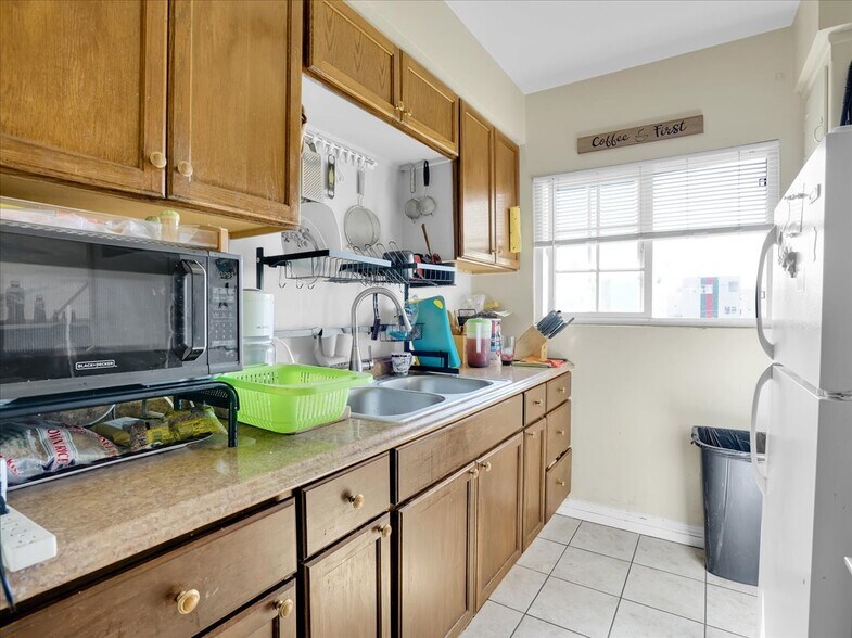 More Photos Of 1042 S Oxford Ave, Los Angeles Apartments For Sale