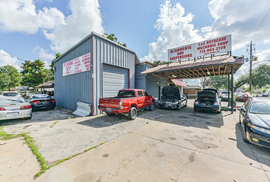More Photos Of 2623 Berry Rd, Houston General Retail For Sale