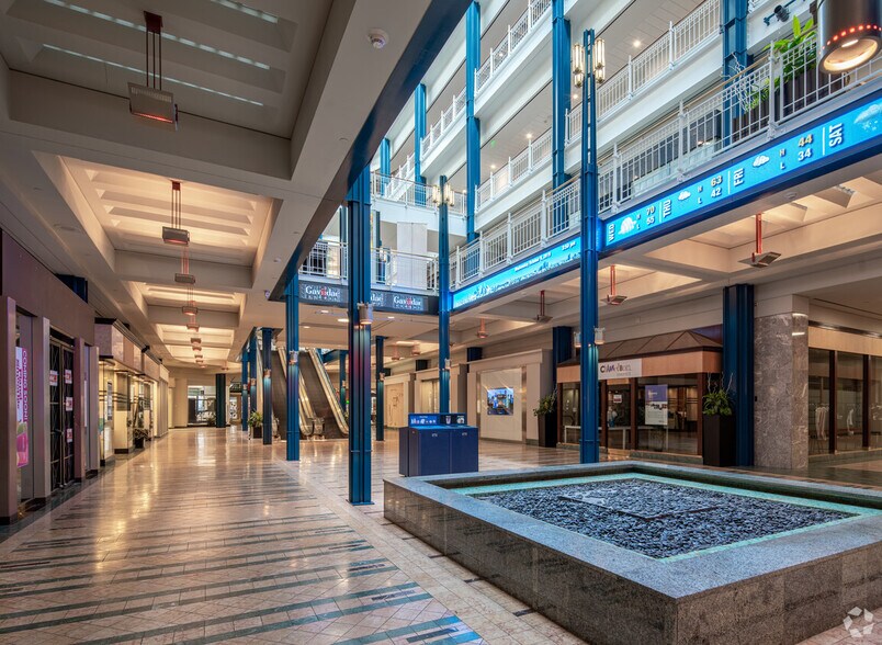 More Photos Of 655 Nicollet Mall, Minneapolis Office For Lease