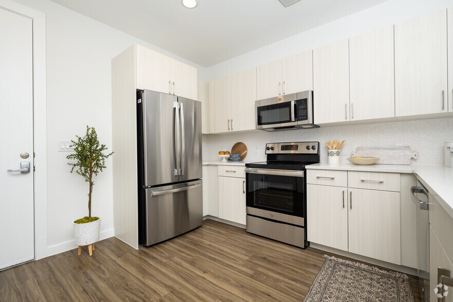 More Photos Of 2832 E Martin Luther King Jr Blvd, Austin Apartments For Lease