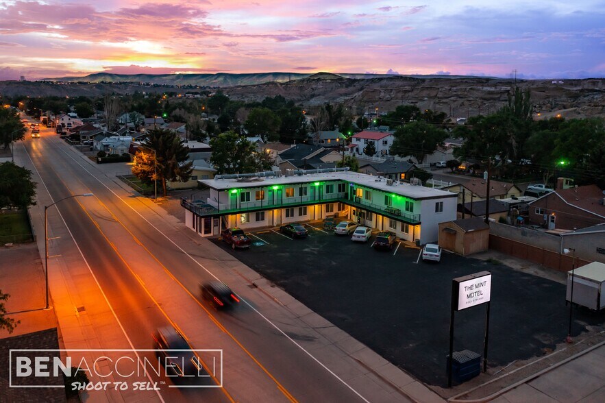 More Photos Of 1411 9th St, Rock Springs Hotel For Sale