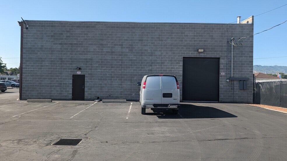 More Photos Of 332 E 3300 S, Salt Lake City Light Distribution For Lease