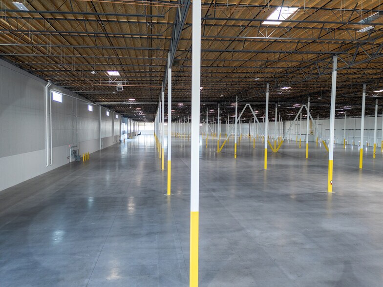 More Photos Of 5005 E Cartier Ave, Las Vegas Service For Lease