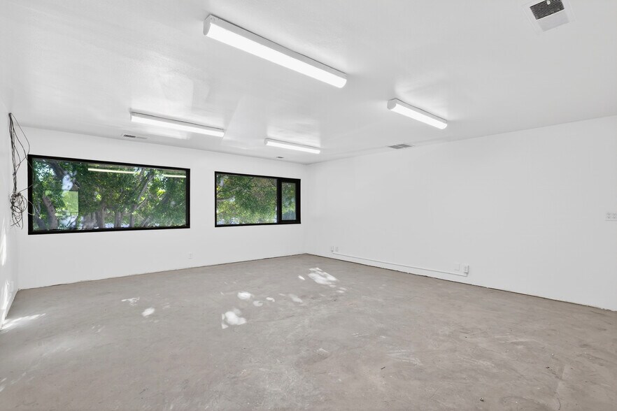 More Photos Of 5411 Valley Blvd, Los Angeles Warehouse For Lease