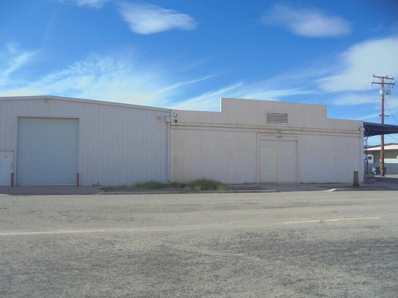 More Photos Of 127 S 1st St, Blythe Flex For Sale