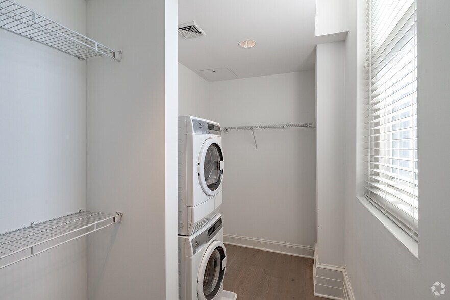 More Photos Of 465 Washington St, Buffalo Apartments For Lease