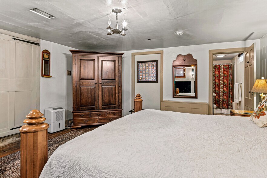 More Photos Of 803 S Main St, Winston-Salem Hospitality For Sale