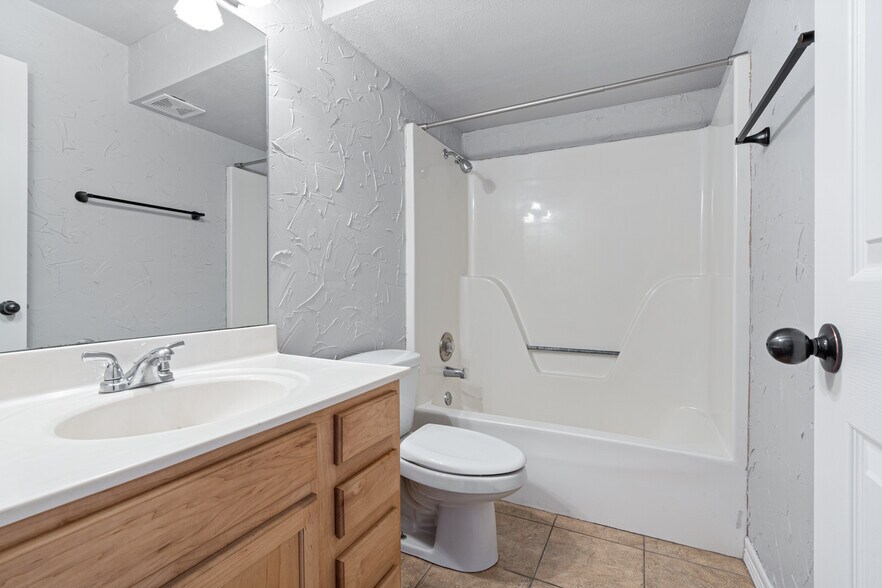More Photos Of 884 Holly St, Fayetteville Apartments For Sale