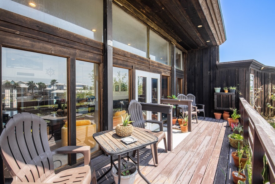 More Photos Of 630 Banyan Beach Dr, Port Aransas Hotel For Sale