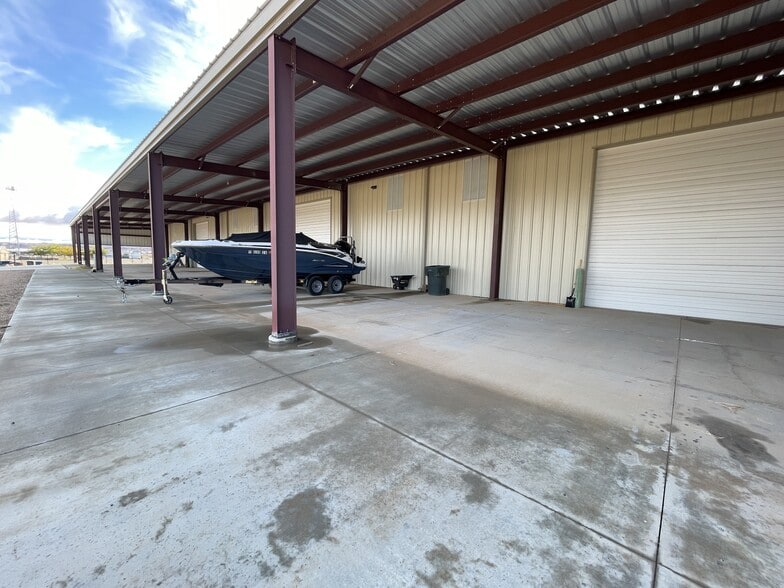 More Photos Of 825 Cannonball dr, Big Water Research And Development For Lease