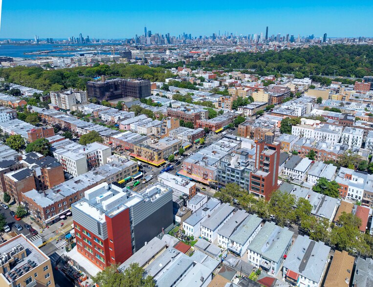 More Photos Of 821 45th St, Brooklyn Office For Lease