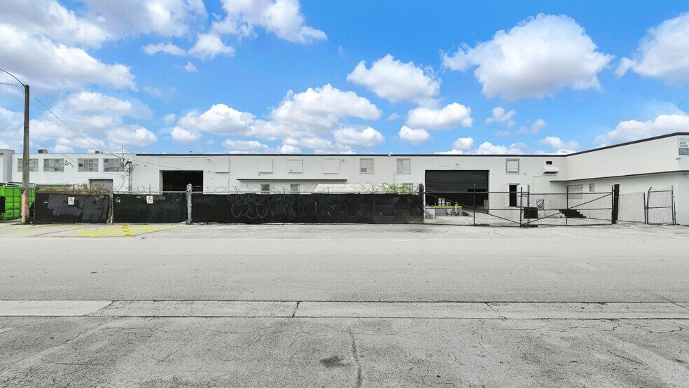 More Photos Of 286-288 NE 67th St, Miami Warehouse For Sale