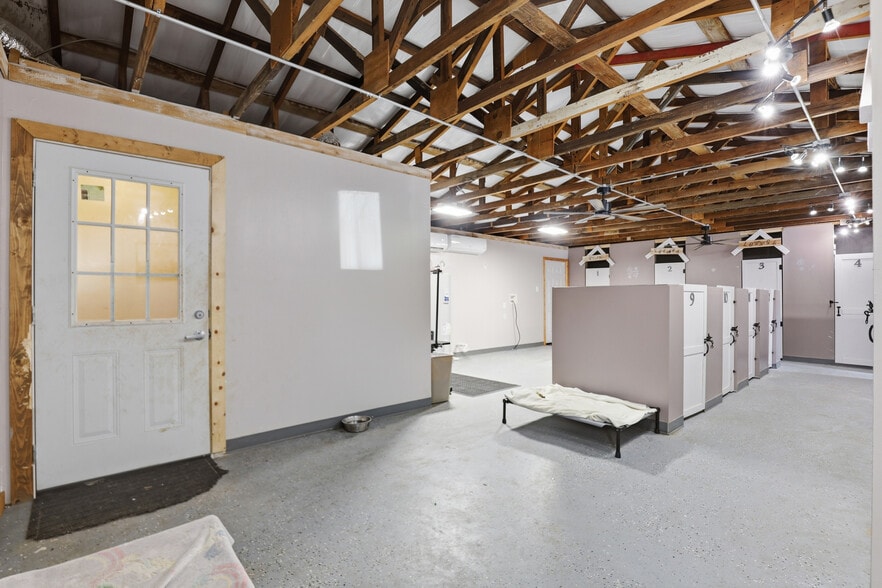 More Photos Of 6720 Dick Price Rd, Mansfield Office For Lease