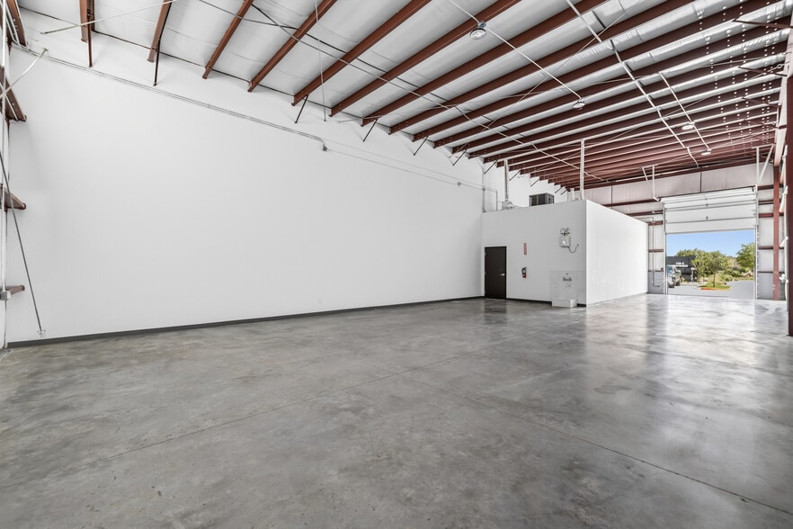More Photos Of 1100 E Whitewing Ave, McAllen Light Distribution For Lease