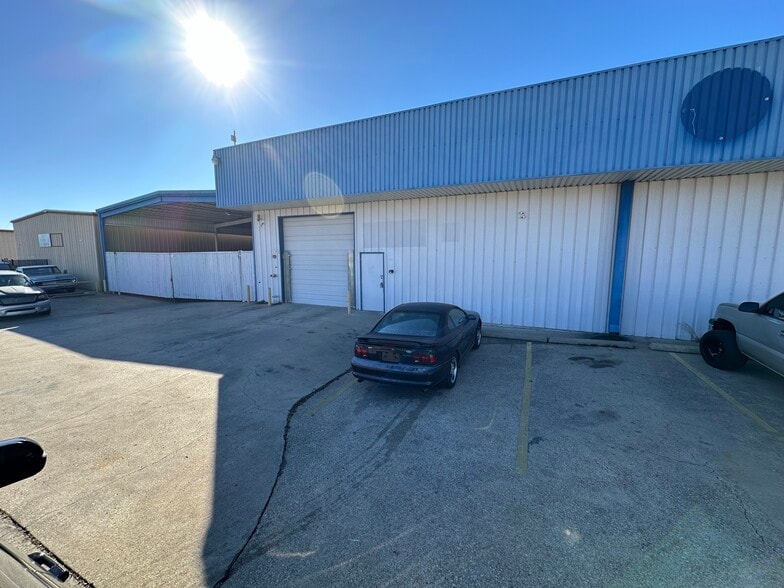 More Photos Of 5201 Grisham Dr, Rowlett Manufacturing For Lease