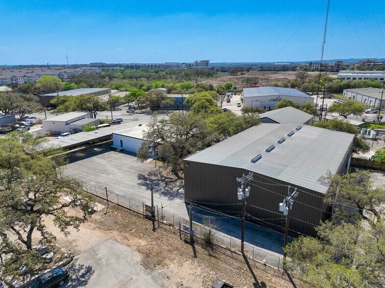 More Photos Of 15562 Capital Port Dr, San Antonio Warehouse For Lease