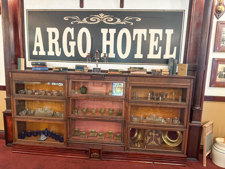 More Photos Of 211 W Kansas St, Crofton Hotel For Sale