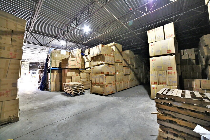 More Photos Of 121 Bells Ferry Ln, Marietta Distribution For Lease