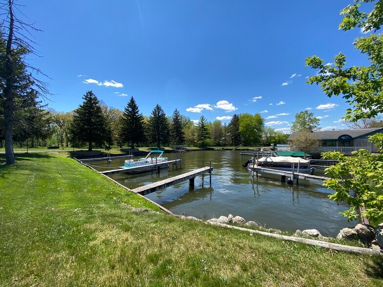 More Photos Of 3309 N Chapel Hill Road, Johnsburg Hotel For Sale