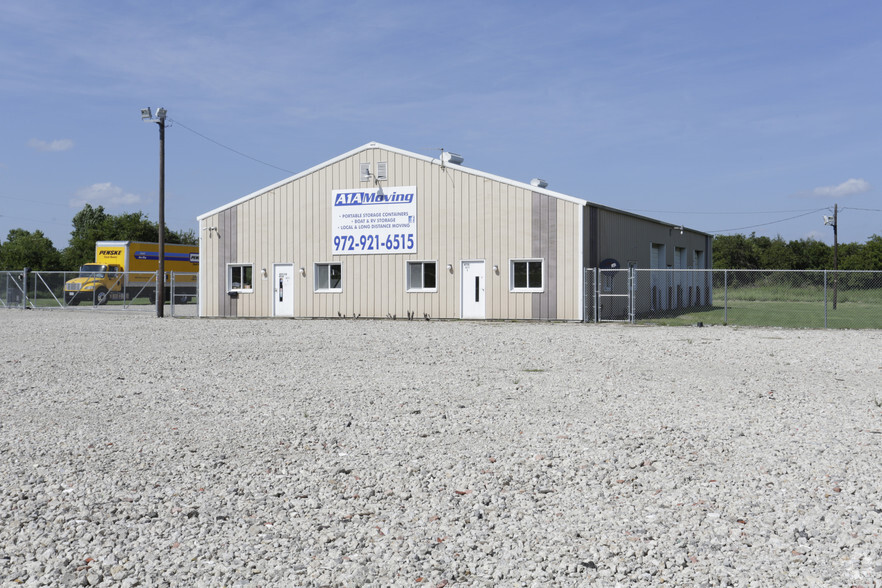 Primary Photo Of 4710 N Interstate Highway 45, Ennis Light Distribution For Lease