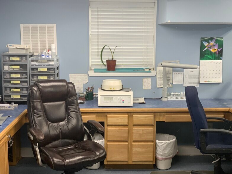 More Photos Of 2228 Scenic Dr, Snellville Office Residential For Sale