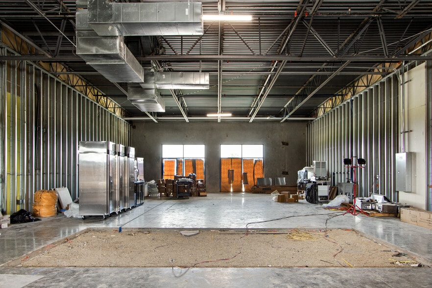 More Photos Of 4301 14th St, Plano Unknown For Lease