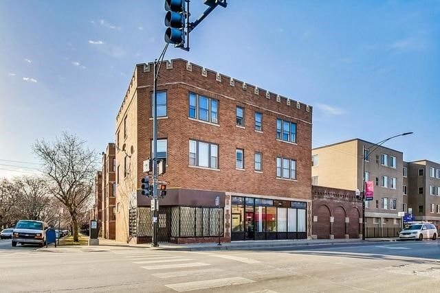 More Photos Of 6600-6602 N Clark St, Chicago Apartments For Sale