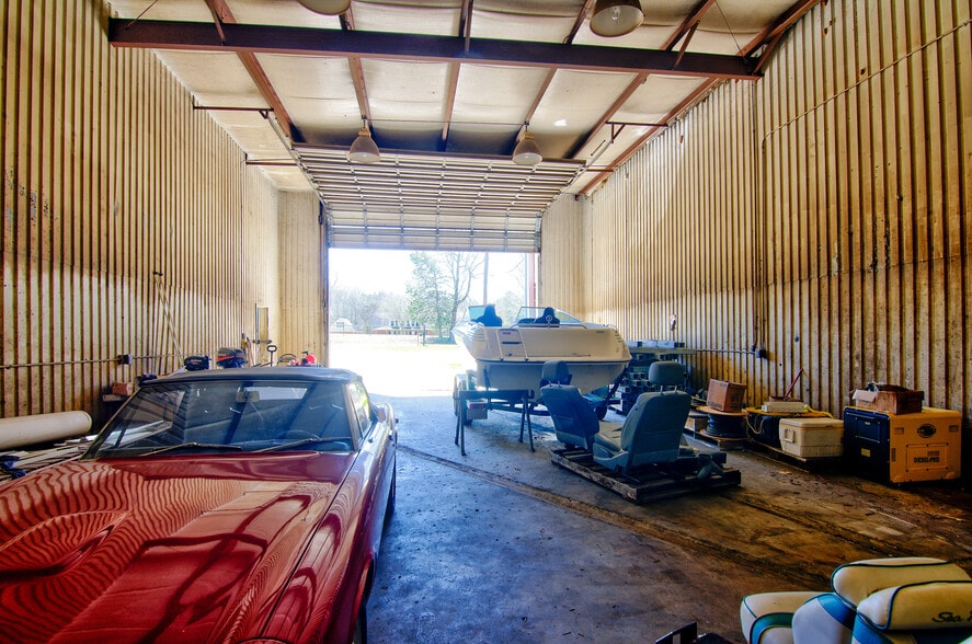 More Photos Of 9730 Shepard Hill Rd, Willis Warehouse For Sale