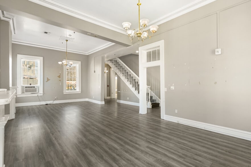 More Photos Of 1111-1123 D St, Sacramento Specialty For Sale