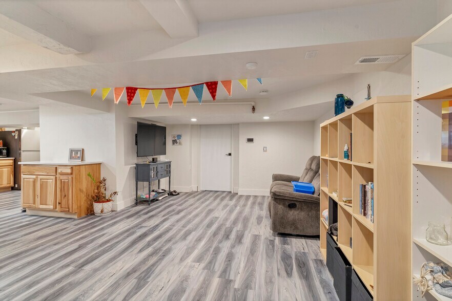 More Photos Of 1705 Commercial St SE, Salem Office Residential For Sale