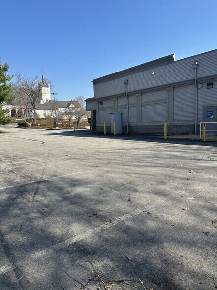 More Photos Of 18-20 Crystal Ave, Derry Drugstore For Lease