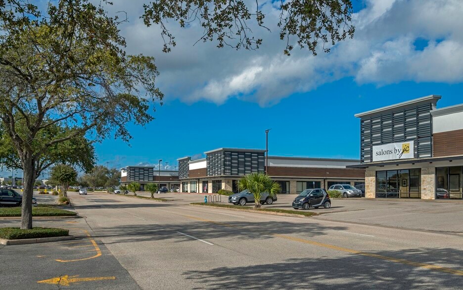 More Photos Of 19010-19074 Gulf Fwy, Friendswood Unknown For Lease