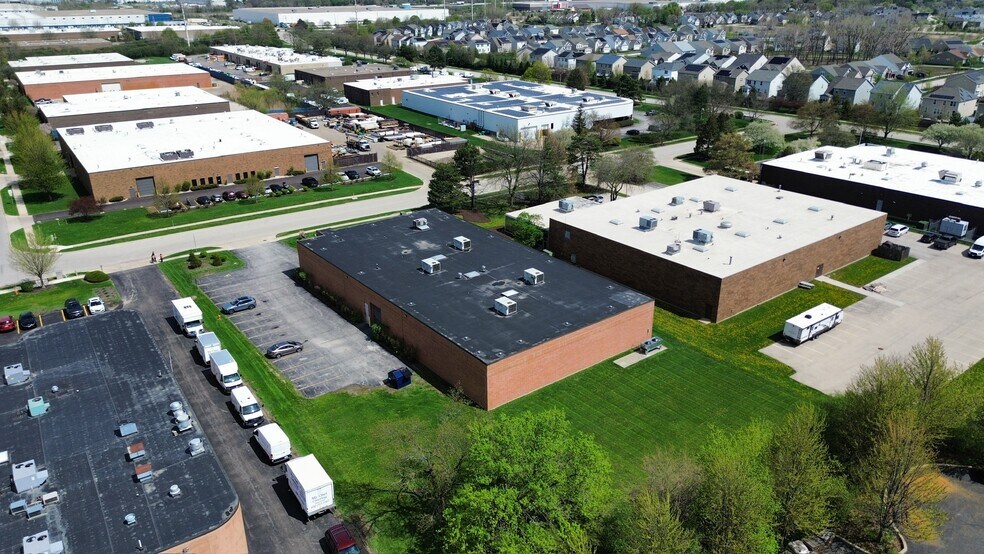 More Photos Of 2768 Golfview Dr, Naperville Manufacturing For Sale