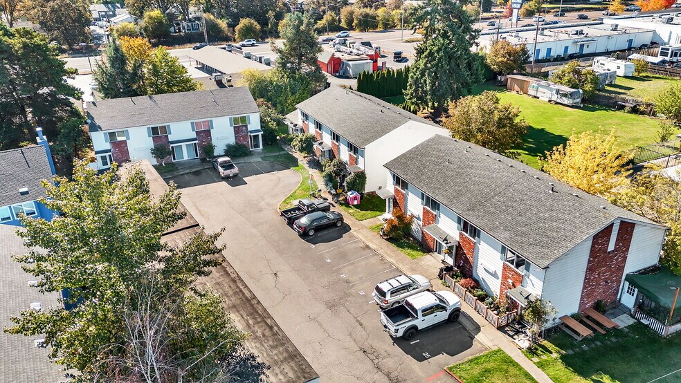 Primary Photo Of 17920 SW Alexander St, Beaverton Apartments For Sale