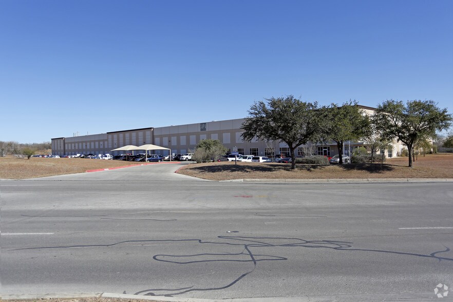 More Photos Of 1732 Universal City Blvd, Universal City Warehouse For Lease