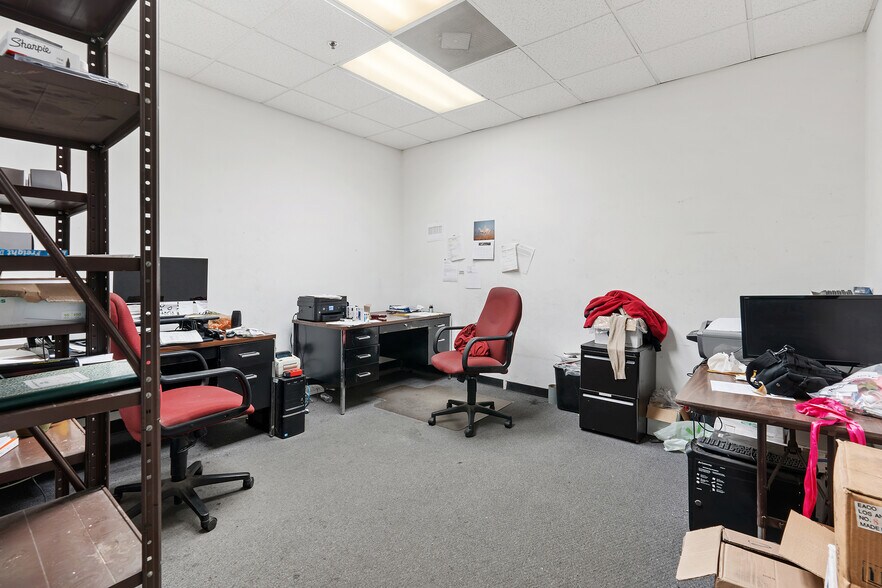 More Photos Of 3583 Old Conejo Rd, Newbury Park Manufacturing For Lease