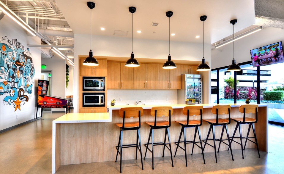 More Photos Of 1230 Rosecrans Ave, Manhattan Beach Office For Lease