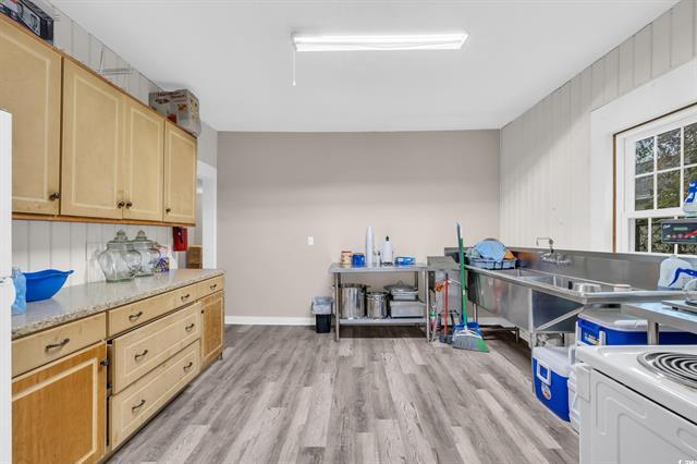 More Photos Of 53 Garden Ave, Georgetown Warehouse For Sale