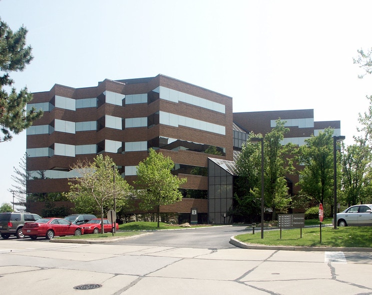More Photos Of 4700 Rockside Rd, Independence Unknown For Lease
